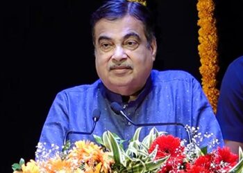 Nitin Gadkari says proposal mandating a minimum of 6 Airbags in Passenger Cars (M-1 Category) to come into effect from 1st October 2023