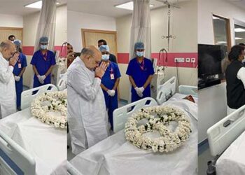 Amit Shah visits Gurugram hospital to pay Mulayam tribute