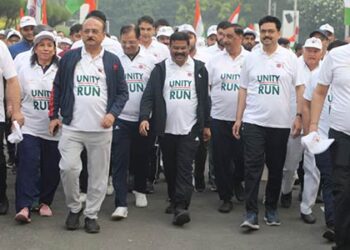 Union Minister Dharmendra Pradhan flags off Unity Run on occasion of Rashtriya Ekta Diwas