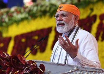 PM Modi bows to Sri Guru Ram Das Ji on the auspicious occasion of his Parkash Purab