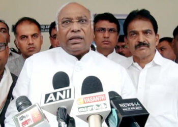 Gujarat bridge collapse: Mallikarjun Kharge instruct Congress workers to aid in rescue operation