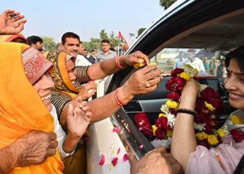 Mainpuri Campaign: Dimple Yadav seeks votes in name of “Netaji”