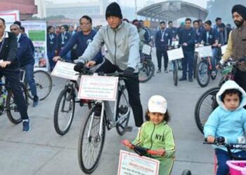 Union Health Minister Dr. Mansukh Mandaviya participates in Cyclathon