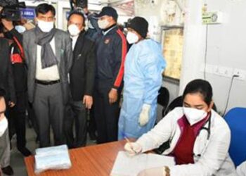 Dr Mansukh Mandaviya reviews COVID preparedness at Safdarjung Hospital