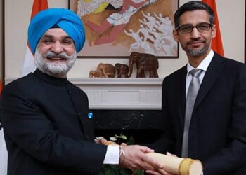 India’s Ambassador to US hands over Padma Bhushan to Google CEO Sundar Pichai in San Francisco