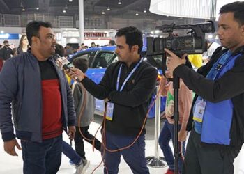 Crowds throng at Auto Expo 2023