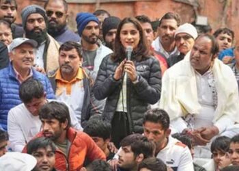 Sports Ministry seeks explanation from WFI within 72 hours over sexual harassment charges by grapplers