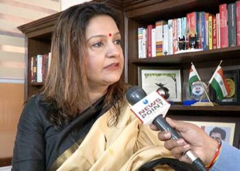 Shiv Sena demands JPC probe into Adani allegations