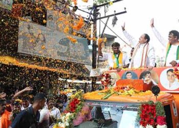 BJP National President JP Nadda holds roadshow in Raichur, Karnataka