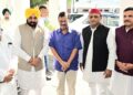 AAP gets Akhilesh Yadav’s support against Centre’s ordinance