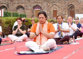 International Yoga Day : Union Minister Meenakshi Lekhi participates Yoga session at Purana Qila