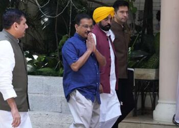 Arvind Kejriwal reach Bengaluru to attend Opposition meet