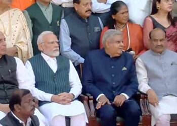 PM Modi arrvies at old Sansad, MPs gather for group photo