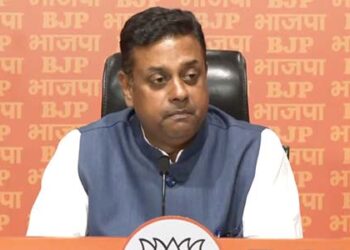 BJP raises questions on Congress for boycott 14 Tv anchors