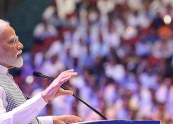 ​​​​​​​PM Narendra Modi interacts with ground level functionaries of G20 Summit at Bharat Mandapam