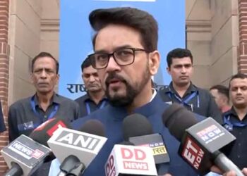 Union Minister Anurag Thakur alleges that leaders of Aam Aadmi Party are involved in the corruption