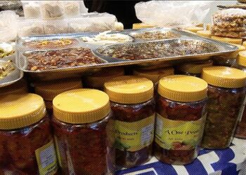 Trade fair: visitors throng international stalls selling pickles