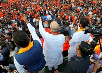 Amit Shah holds massive road show in Hyderabad