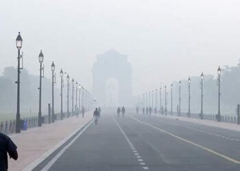 Severe Air pollution in New Delhi, schools shut for two days