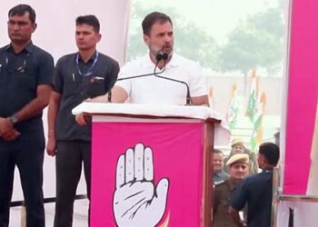 Rahul Gandhi attacks BJP in Churu, Rajasthan
