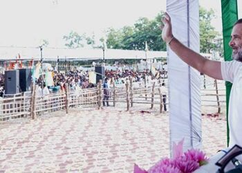 Rahul Gandhi made a strong attack on PM Modi in Chhattisgarh