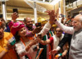 PM Modi Receives Warm Welcome from Indian Diaspora in UAE