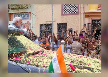 PM Modi holds road show in Tamil Nadu
