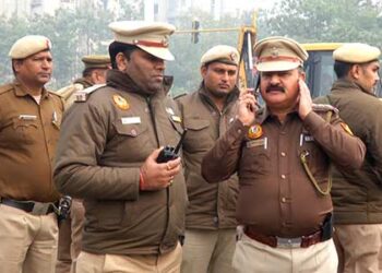 All roads to Delhi sealed ahead of farmers protest at UP Gate