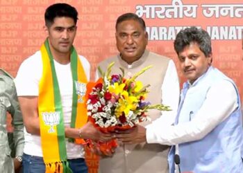 Boxer and former Congress leader Vijender Singh joins BJP