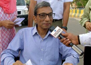 Elderly among first to vote as polling begins in Noida