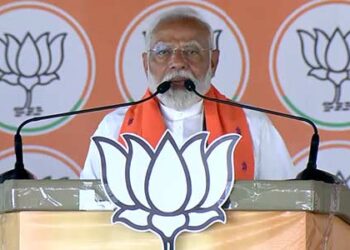 PM Modi addresses a vigorous crowd in Dumka, Jharkhand