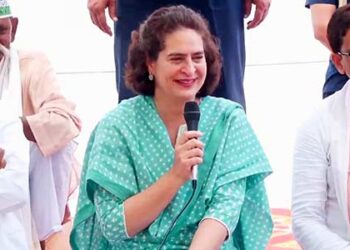 Priyanka campaigns for Rahul in Rae Bareli, slams BJP
