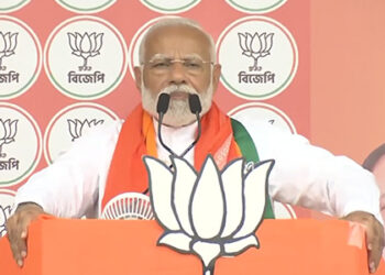 ‘Give Me 5 Years To Develop West Bengal’- PM Modi holds a rally