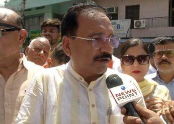 Delhi: BJP protest against AAP govt over water crisis