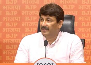 Manoj Tiwari Slams Arvind Kejriwal For Not Resigning as Delhi CM
