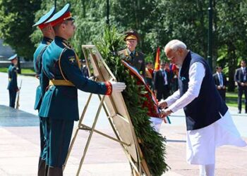 Prime Minister pays tribute at the ‘Tomb of the Unknown Soldier’ in Moscow