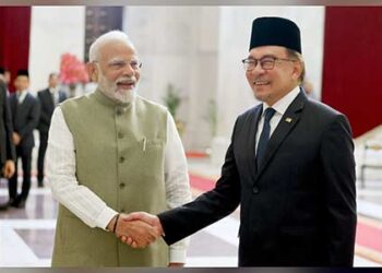 PM Modi receives Malaysia counterpart Anwar Ibrahim in ceremonial welcome at Rashtrapati Bhavan