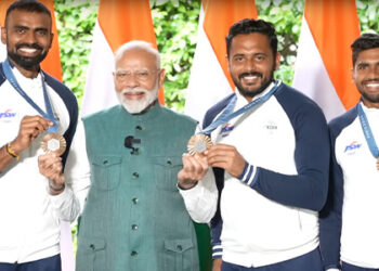 PM Modi meets Paris Olympics contingent