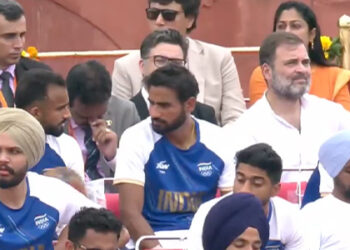 After 10 years, Rahul Gandhi is first Leader of Opposition at I-Day celebrations