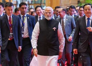 PM Modi Meets World Leaders at ASEAN Summit