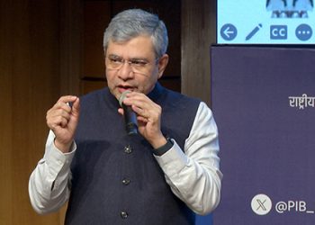 Cabinet clears setting up of 8th Pay Commission for central govt employees