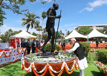 PM pays homage to Mahatma Gandhi and all those who took part in historic Dandi March